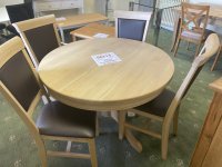 Clemence Richards Moreno Round Ext Table & 4 Chairs