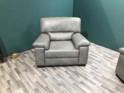 Marinelli Oskar Power Armchair with Manual Headrest