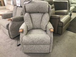 Celebrity Canterbury Petite Cloud Zero Lift Recliner