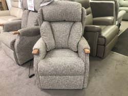 Celebrity Canterbury Standard Cloud Zero Lift Recliner