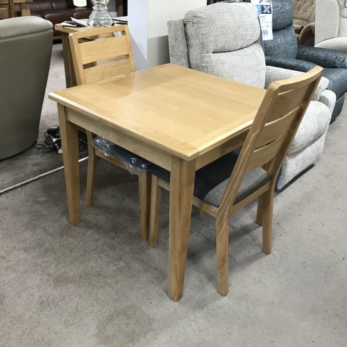 Hardwick flip extending table and 2 dining chairs