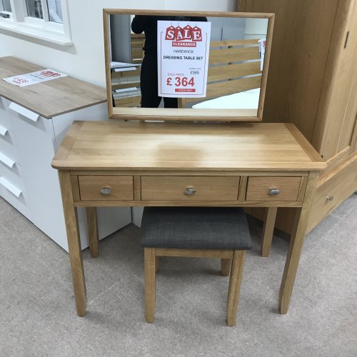 Hardwick Dressing Table Set