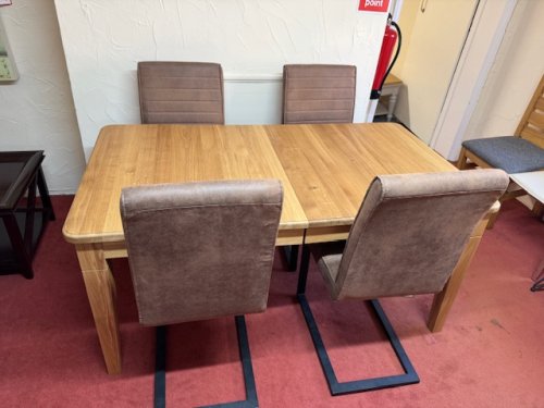Clemence Richards Moreno R583E Dining Table (+2 x 500 leaf) & 4 Dining Chairs