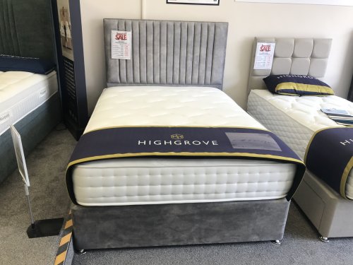 Highgrove Beds Knightsbridge 1000 4'6" Mattress & Divan & Nero Floor Standing Headboard